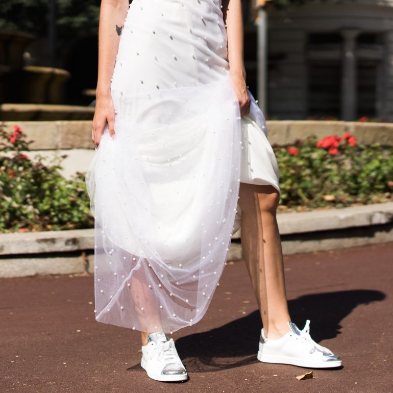 Vestidos de novia con sneakers